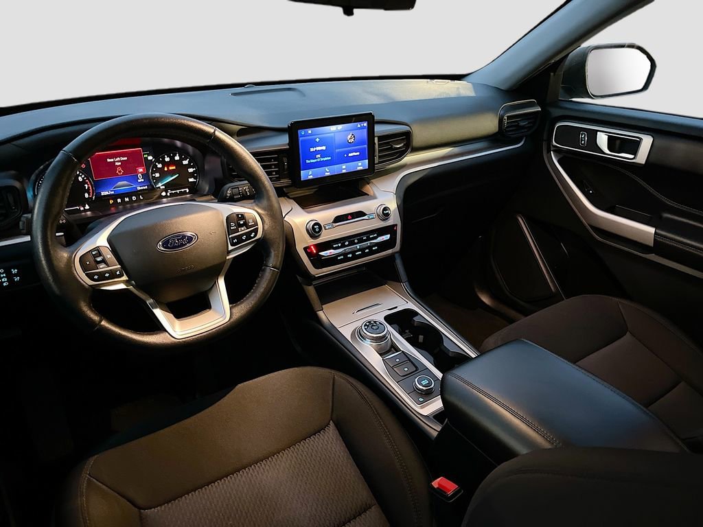 Used 2022 Ford Explorer XLT image 22