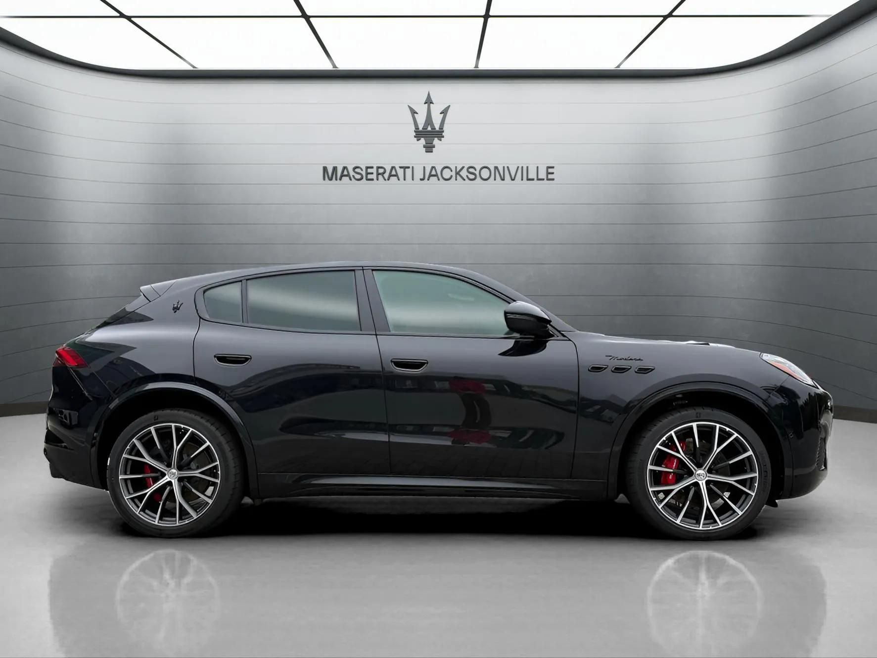New 2026 Maserati Grecale Modena image 5