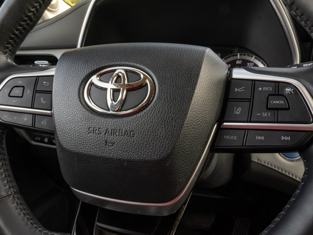 Used 2022 Toyota Highlander Platinum AWD/4WD image 31