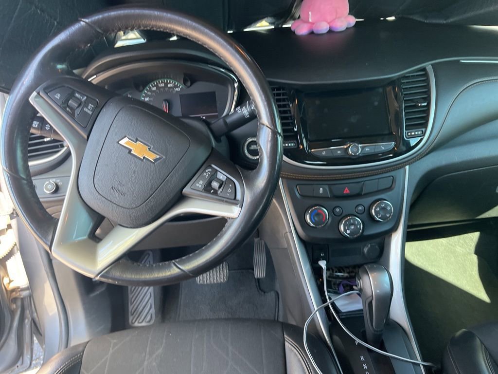 Used 2019 Chevrolet Trax LT w/ LT Convenience Package image 8