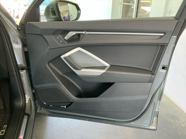Certified 2025 Audi Q3 2.0T Premium Plus w/ Premium Plus Package AWD/4WD image 35