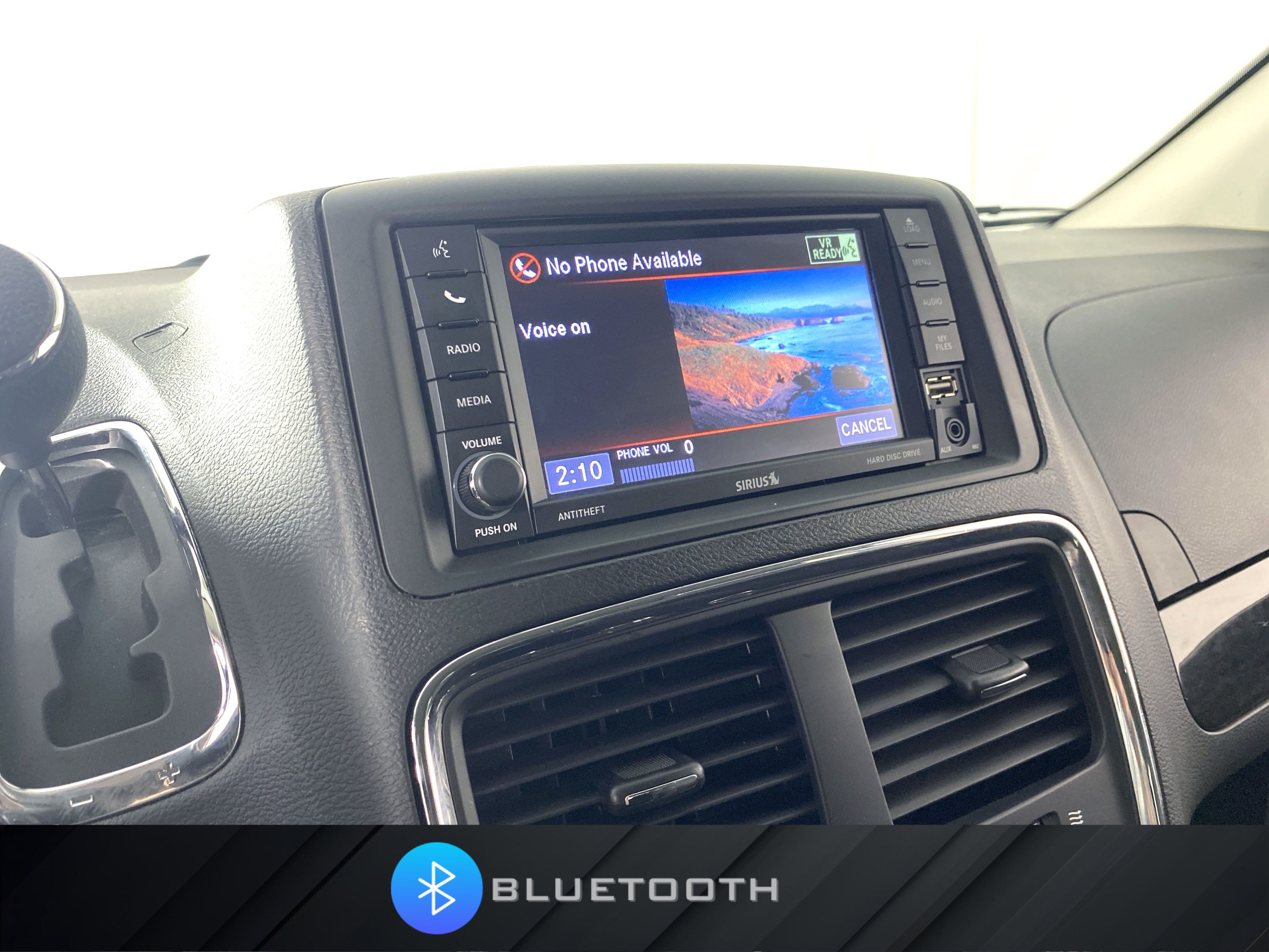 Used 2018 Dodge Grand Caravan SE w/ UConnect Hands-Free Group FWD image 4