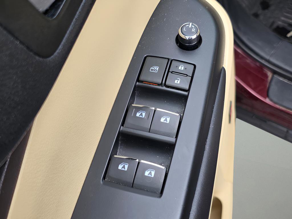 Used 2018 Toyota Highlander Limited Platinum w/ Protection Package #3 image 19