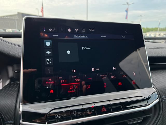 New 2026 Jeep Compass Latitude AWD/4WD image 17