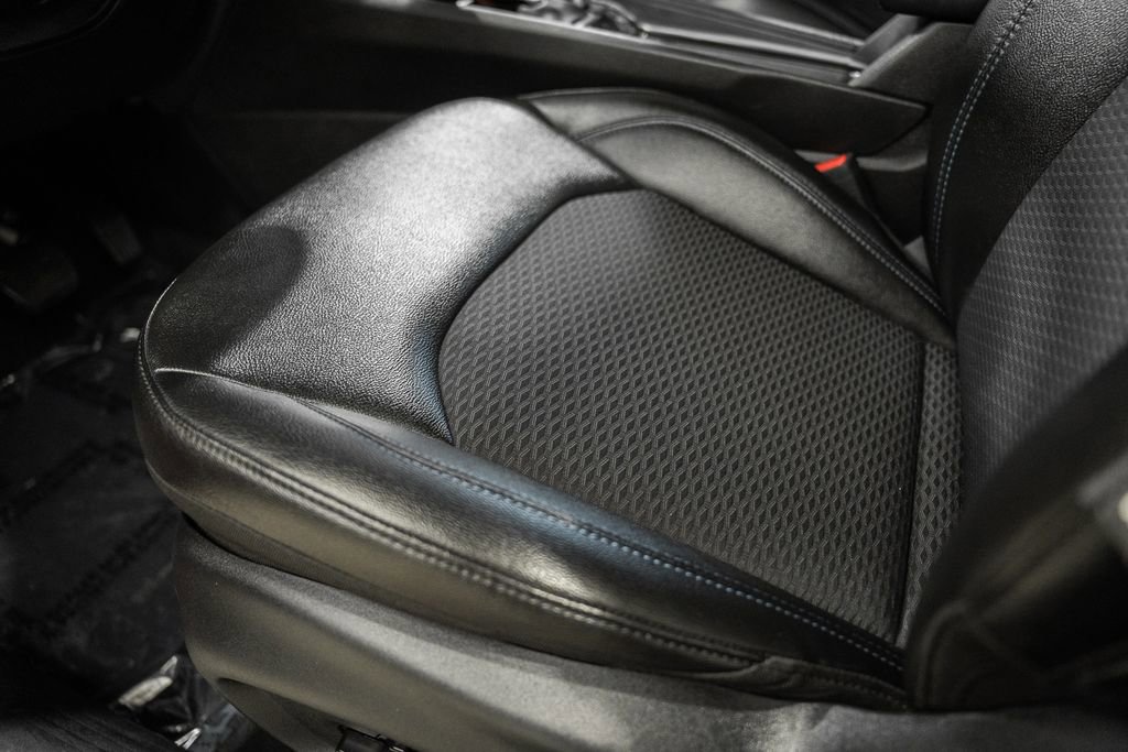 Certified 2025 Jeep Compass Latitude w/ Sun & Sound Group image 42