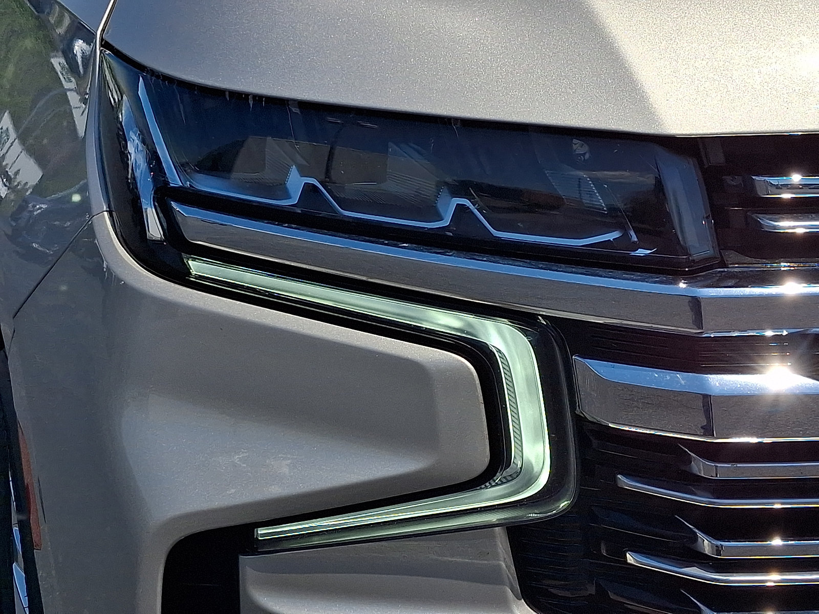 Certified 2024 Chevrolet Suburban Premier AWD/4WD image 9