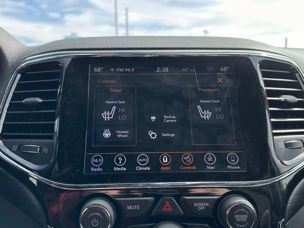 Used 2019 Jeep Grand Cherokee Laredo image 35