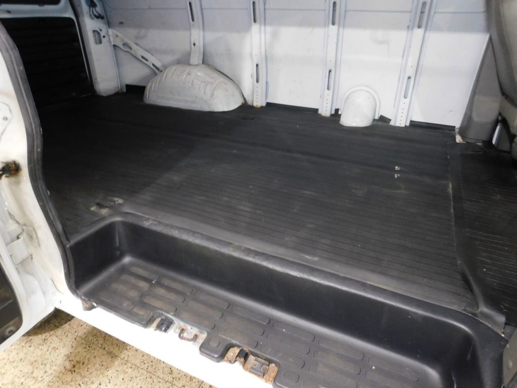 Used 2017 GMC Savana 2500 RWD image 86