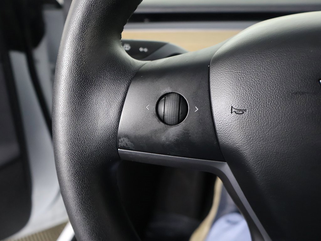 Used 2020 Tesla Model 3 Performance image 34