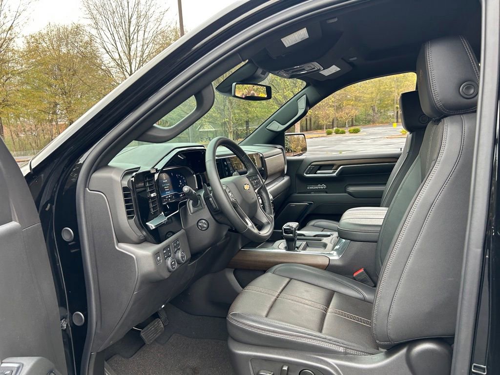 Used 2024 Chevrolet Silverado 1500 High Country image 40