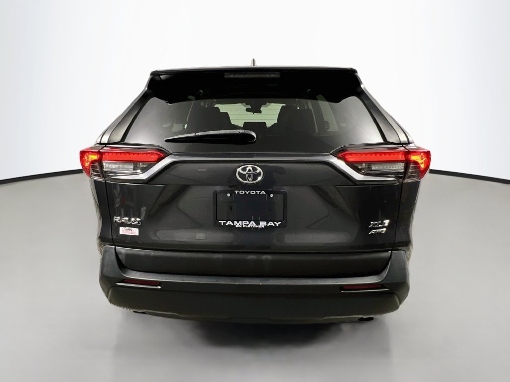Used 2021 Toyota RAV4 XLE AWD/4WD image 4