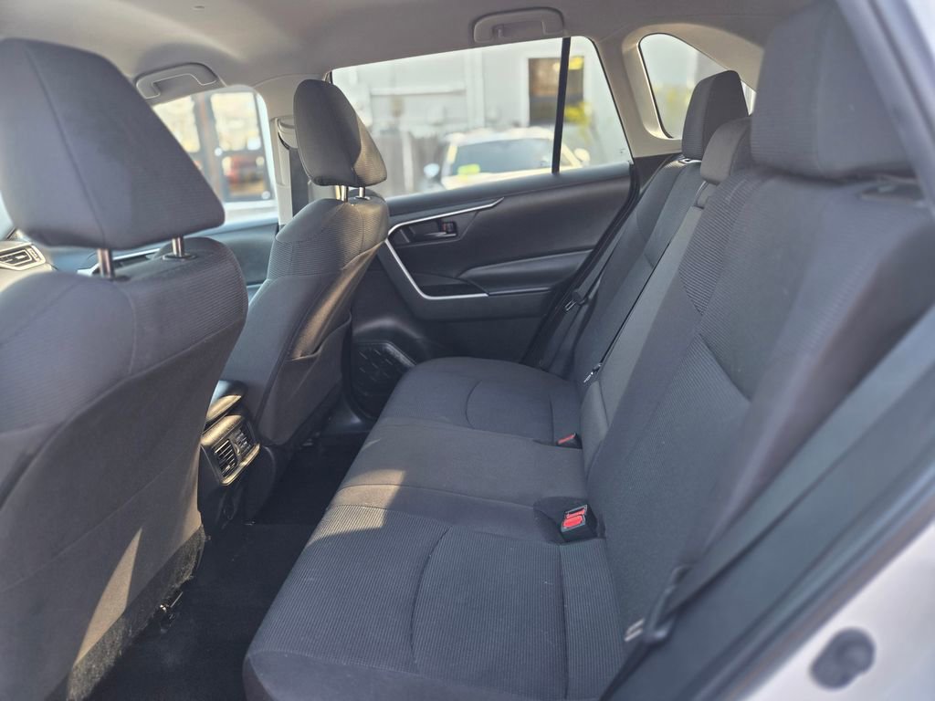 Used 2022 Toyota RAV4 LE AWD/4WD image 21