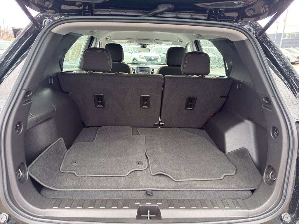 Used 2024 Chevrolet Equinox LS w/ Midnight Edition image 35