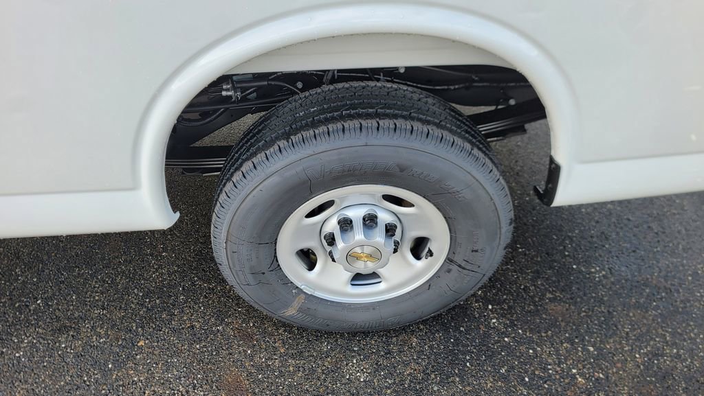 New 2025 Chevrolet Express 2500 w/ Communications Package image 8