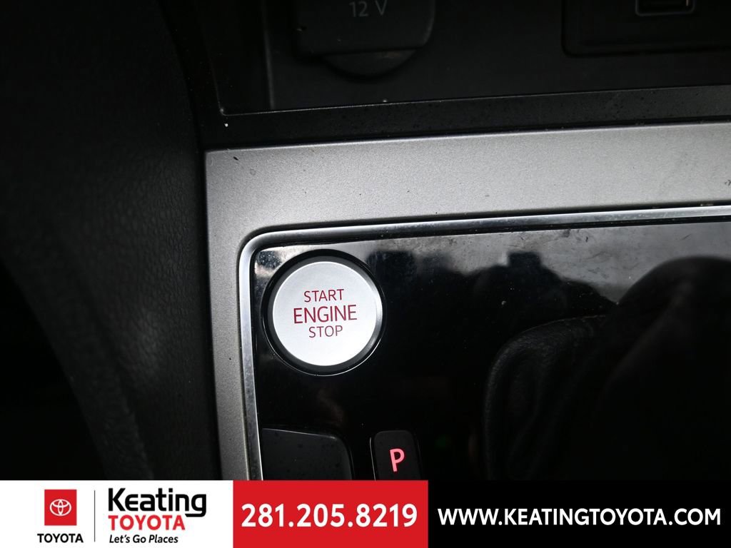 Used 2022 Volkswagen Passat 2.0T R-Line image 10