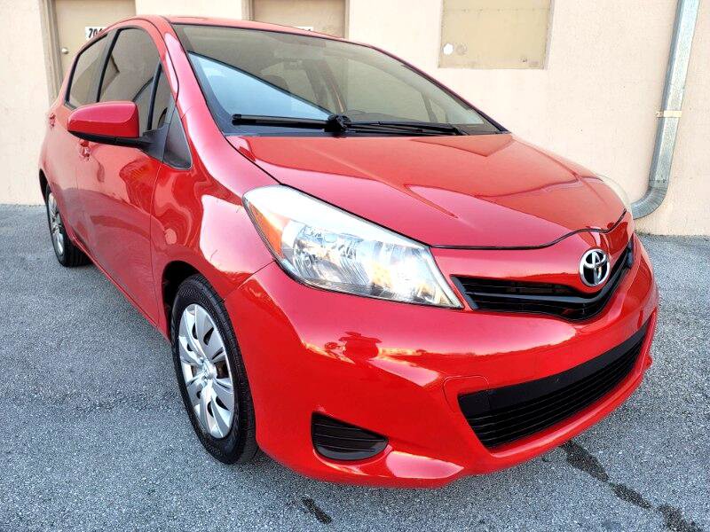 Used 2013 Toyota Yaris LE image 9