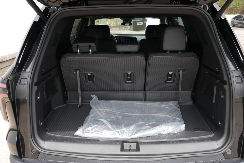 New 2026 Chevrolet Traverse LT w/ LPO, Floor Liner Package image 27