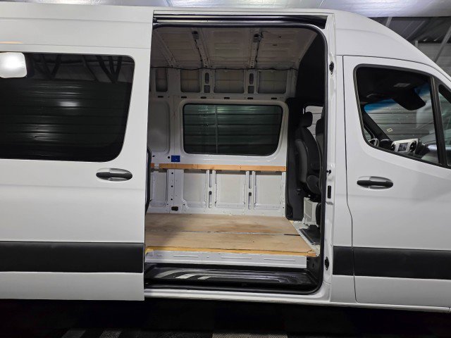 Used 2019 Mercedes-Benz Sprinter 170 image 12