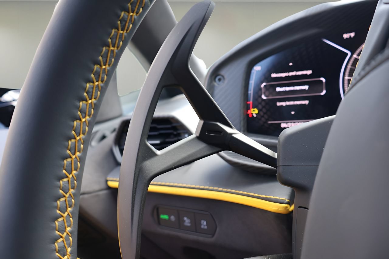 Used 2025 Lamborghini Revuelto AWD/4WD image 25
