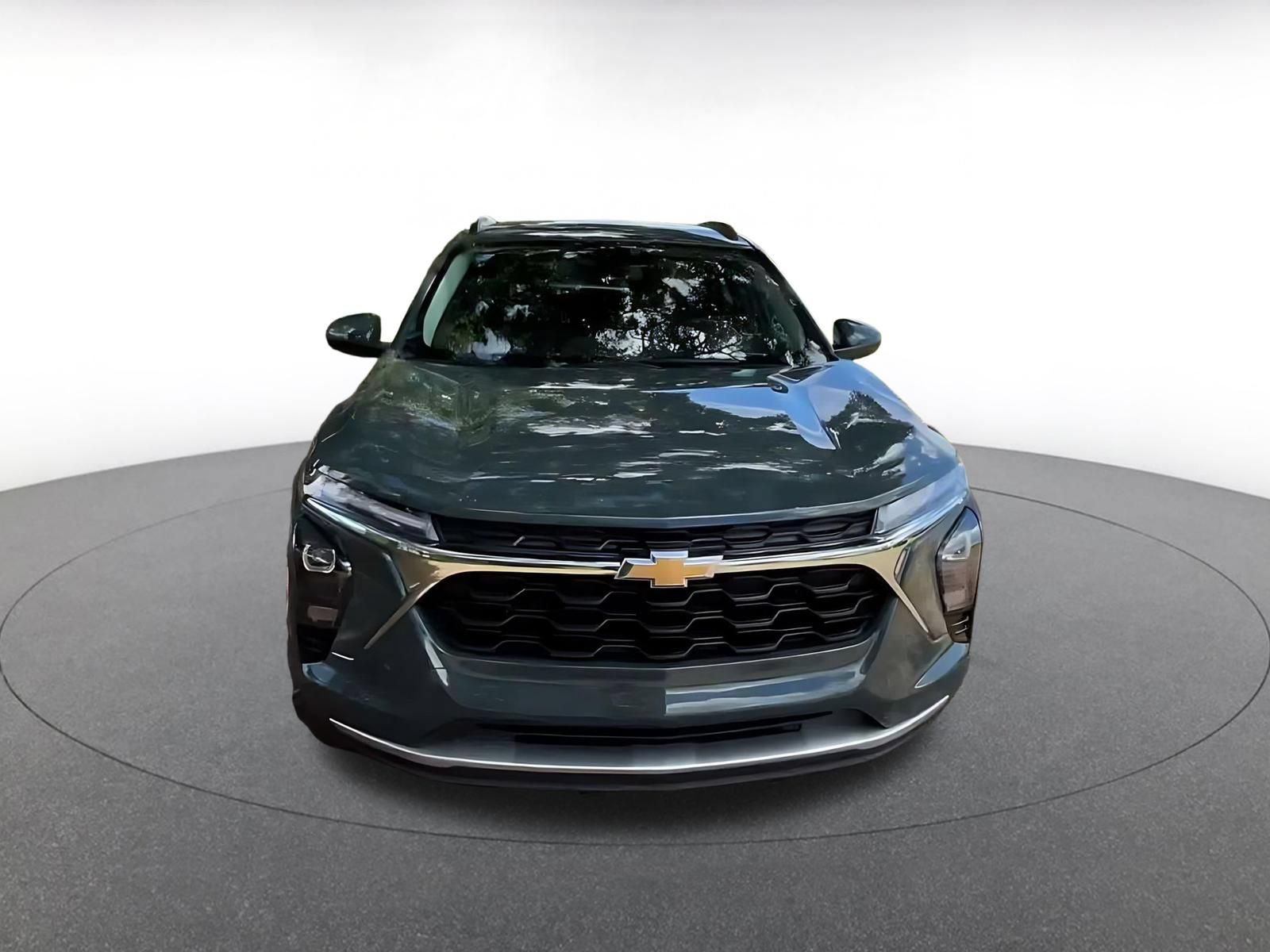 Used 2025 Chevrolet Trax LT w/ LT Convenience Package FWD image 4