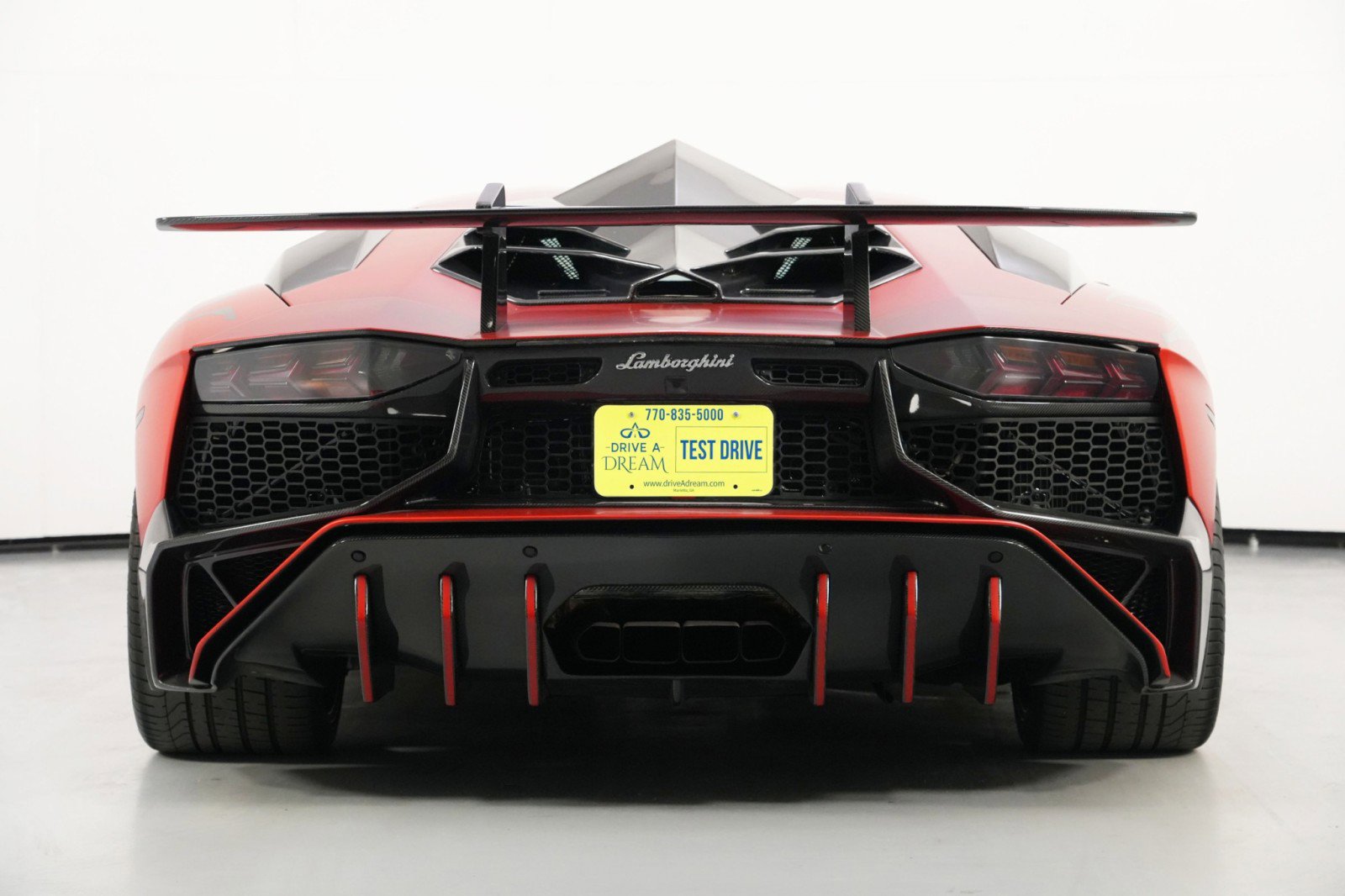 Used 2017 Lamborghini Aventador S image 17