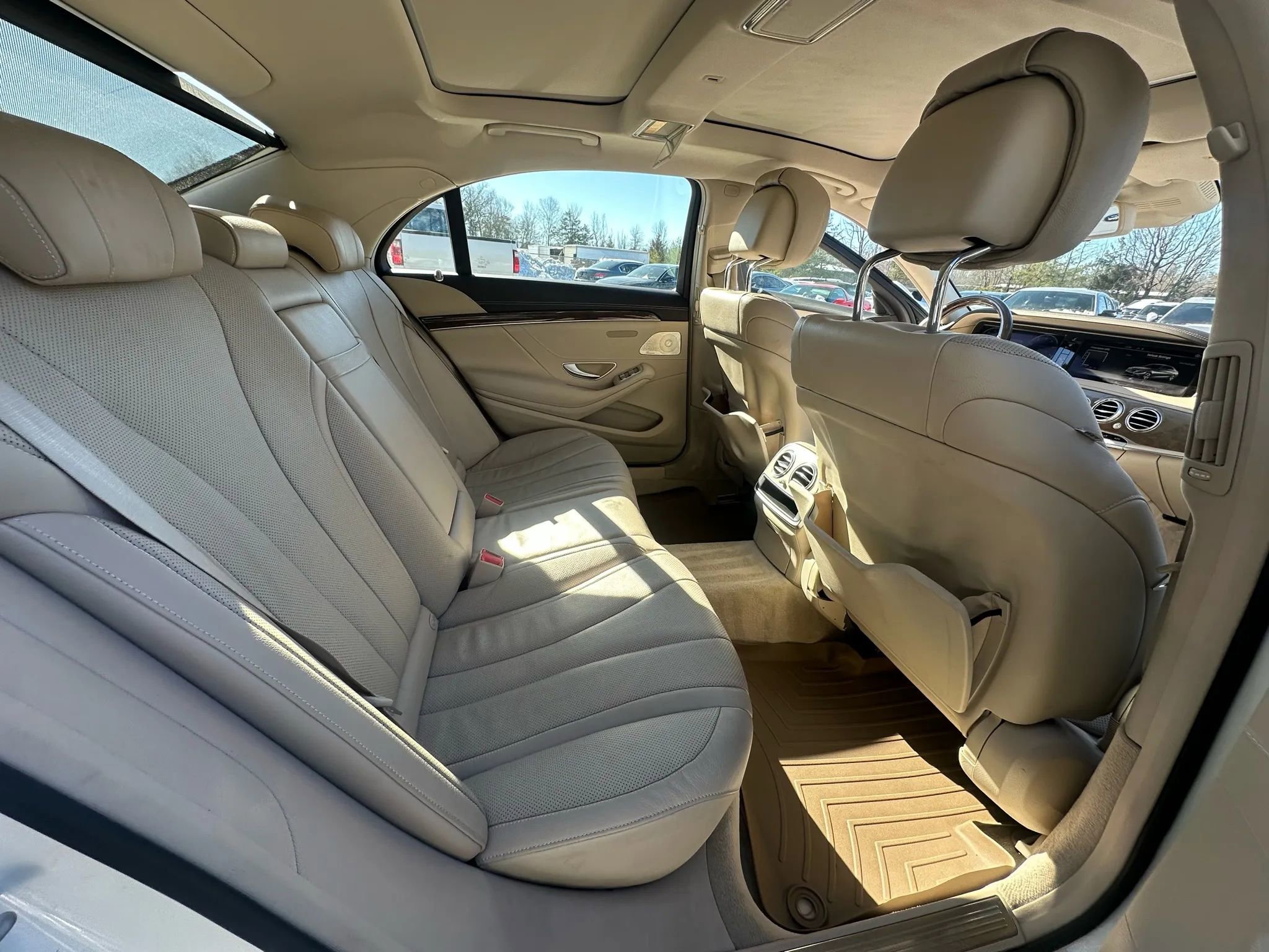 Used 2015 Mercedes-Benz S 550 Sedan image 24