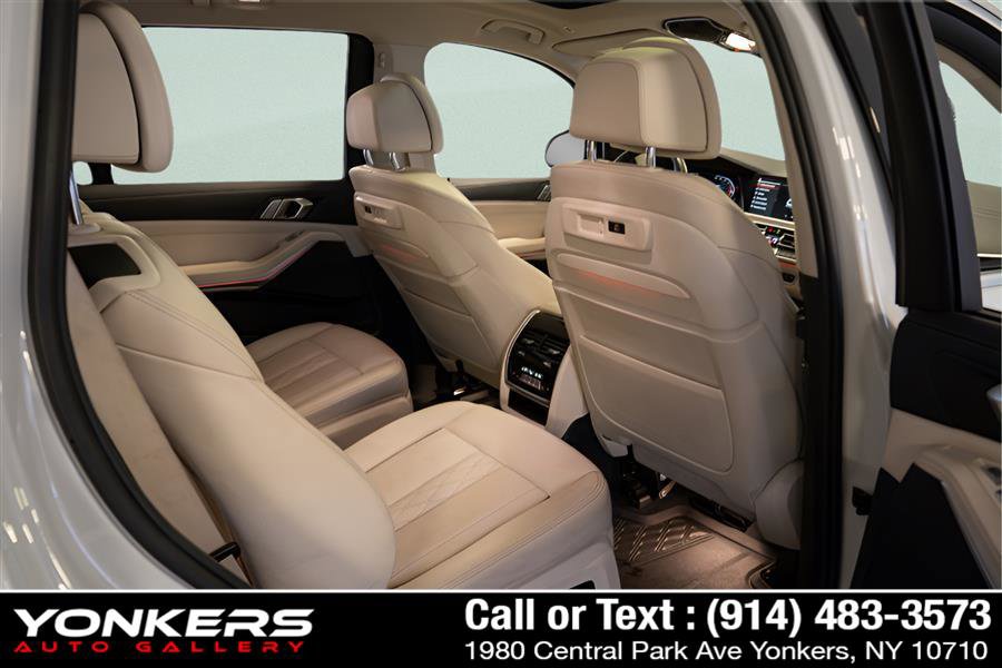 Used 2022 BMW X7 xDrive40i w/ Executive Package image 37