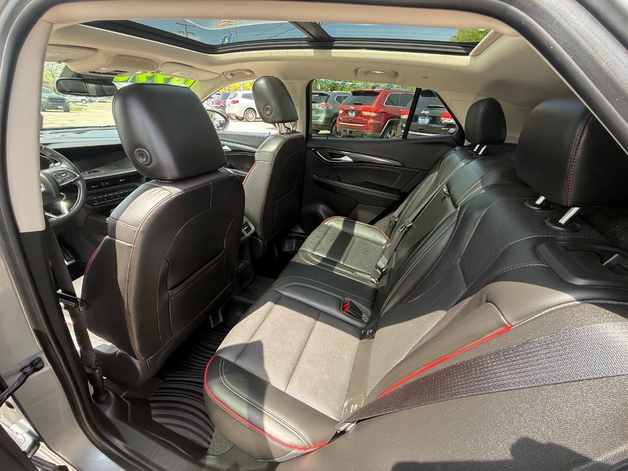 Used 2022 Buick Envision Essence w/ Sport Touring Package AWD/4WD image 13