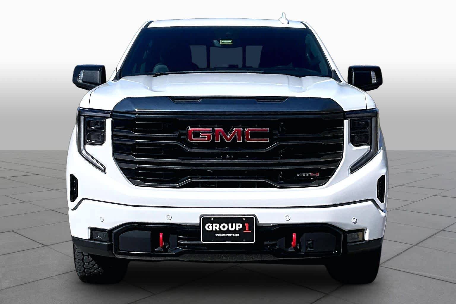 Used 2023 GMC Sierra 1500 AT4 w/ AT4 Premium Package AWD/4WD image 4