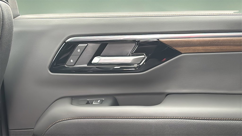 Used 2025 Chevrolet Tahoe High Country w/ Sun And Tow Package image 31