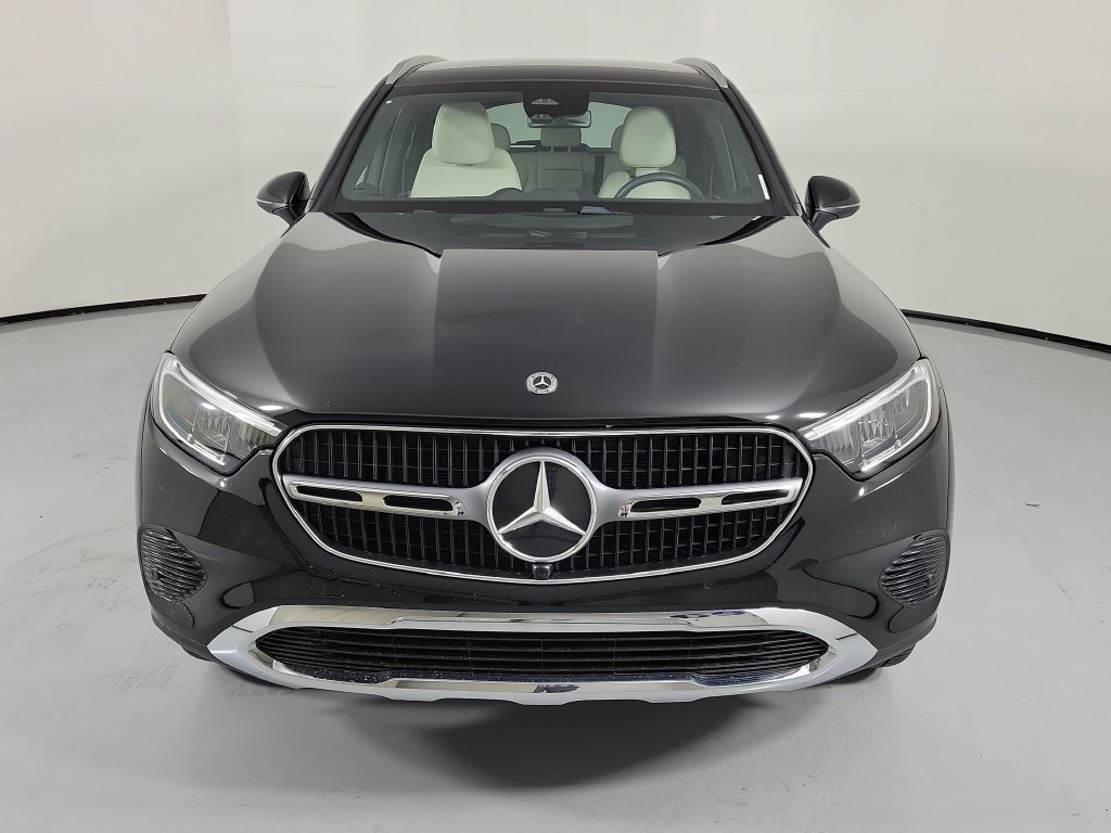 Used 2026 Mercedes-Benz GLC 300 image 2