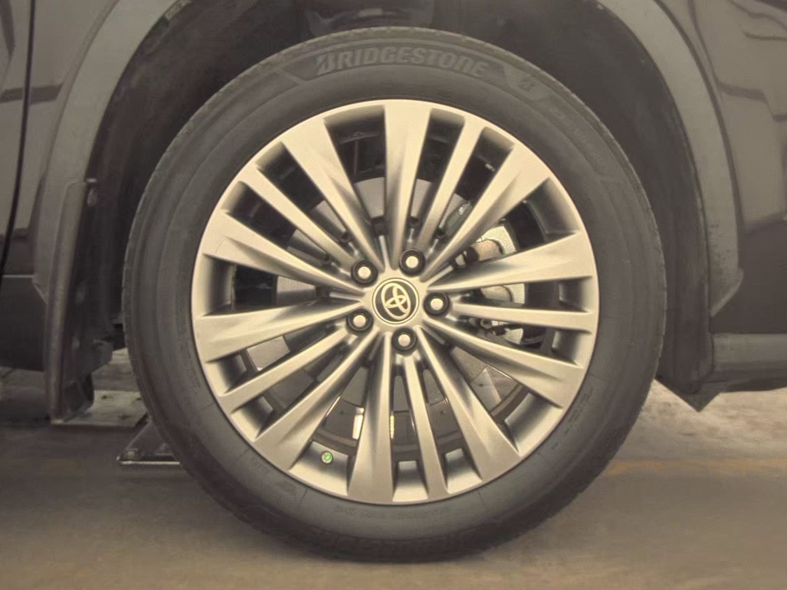 Used 2020 Toyota Highlander Platinum FWD image 15