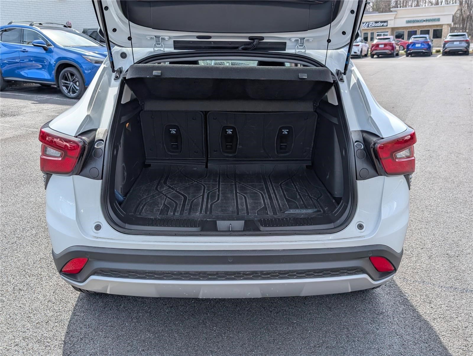 Used 2025 Chevrolet Trax LT w/ Driver Confidence Package image 13