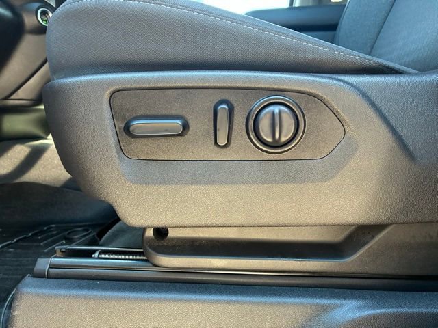 Used 2021 Chevrolet Silverado 2500 LT w/ Midnight Edition image 14