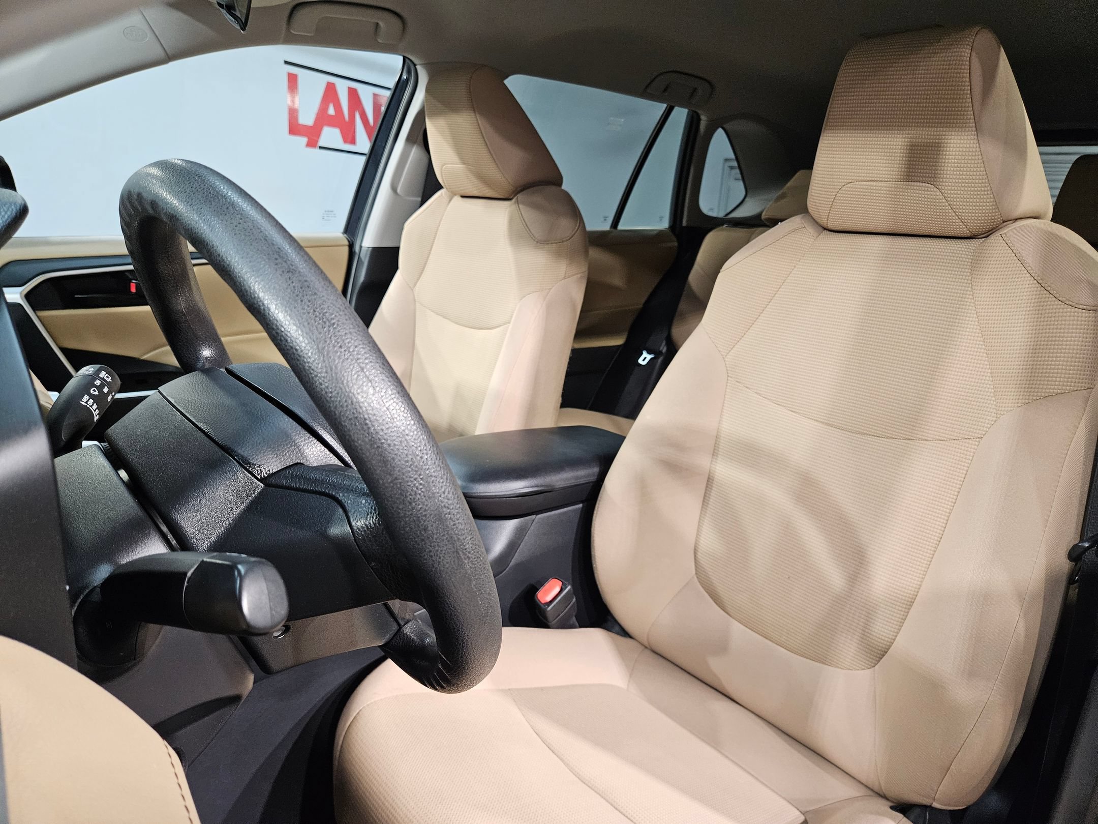 Used 2023 Toyota RAV4 LE AWD/4WD image 23