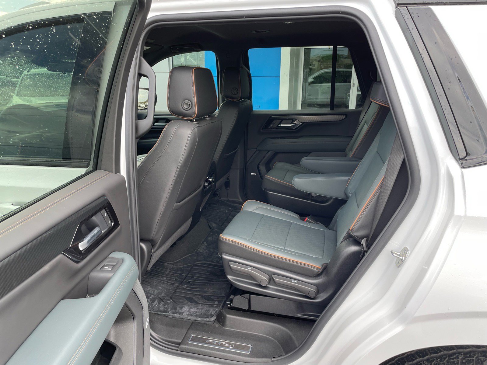 Used 2025 GMC Yukon AT4 w/ Premium Trailering Package image 5