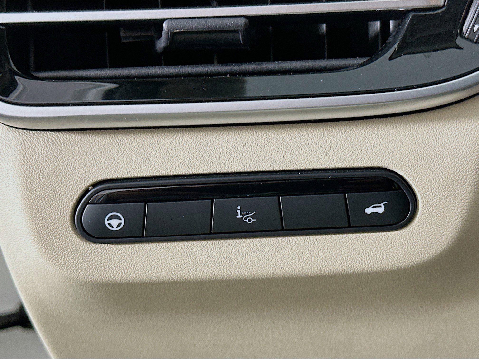 Used 2023 INFINITI QX60 Sensory w/ Vision Package image 17