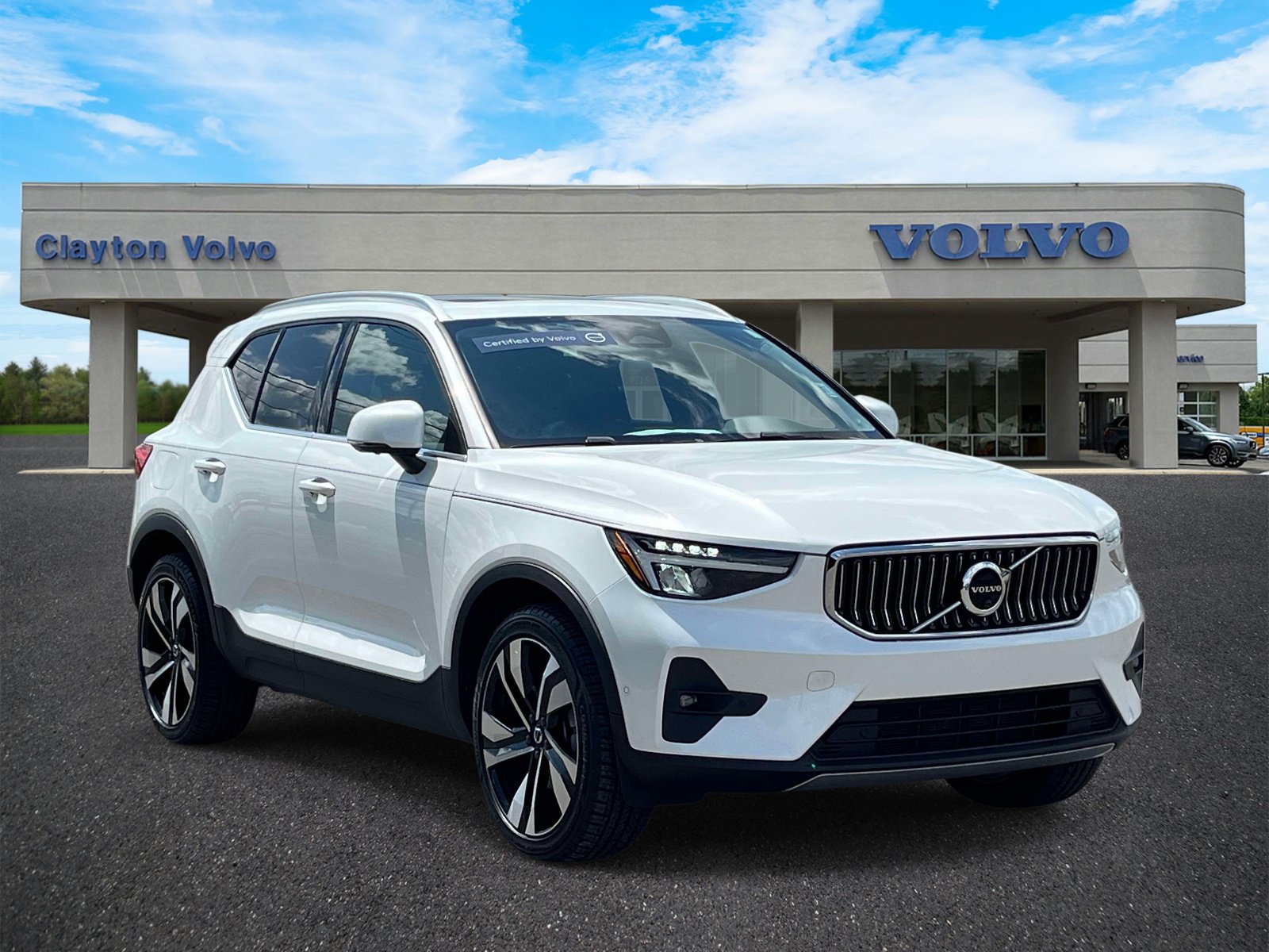 Certified 2023 Volvo XC40 B5 Ultimate w/ Protection Package Premier