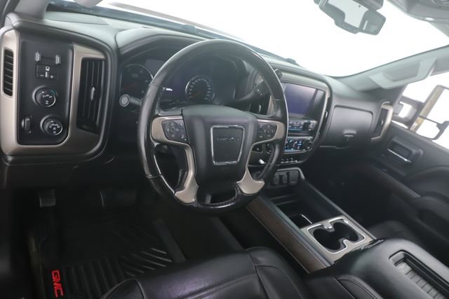 Used 2018 GMC Sierra 2500 Denali w/ Duramax Plus Package AWD/4WD image 17