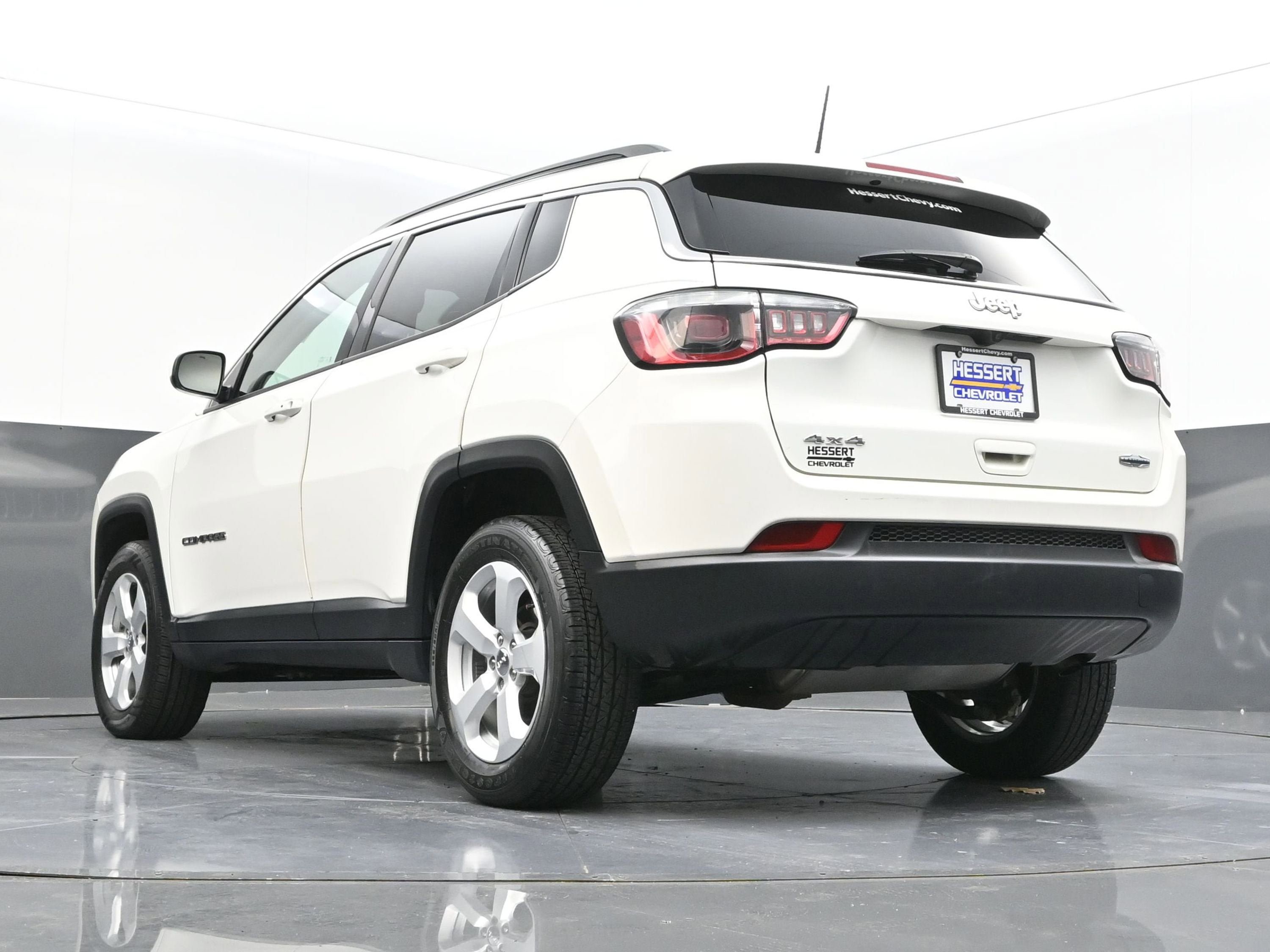 Used 2020 Jeep Compass Latitude w/ Cold Weather Group AWD/4WD image 41