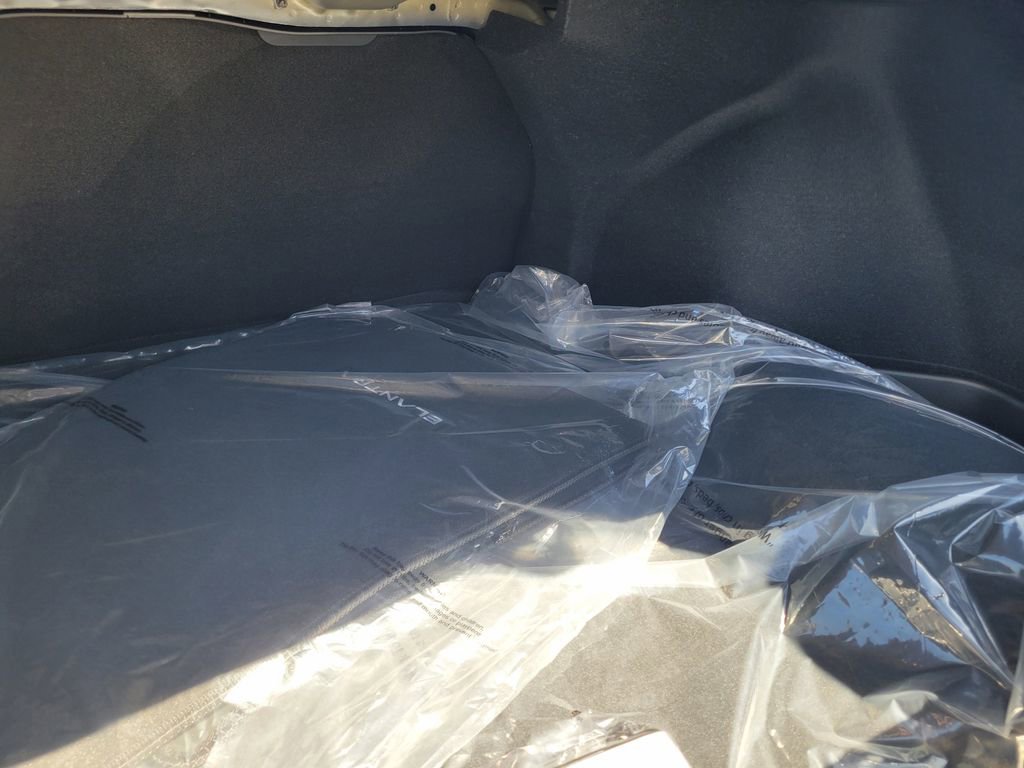 Certified 2025 Hyundai Elantra SEL image 32