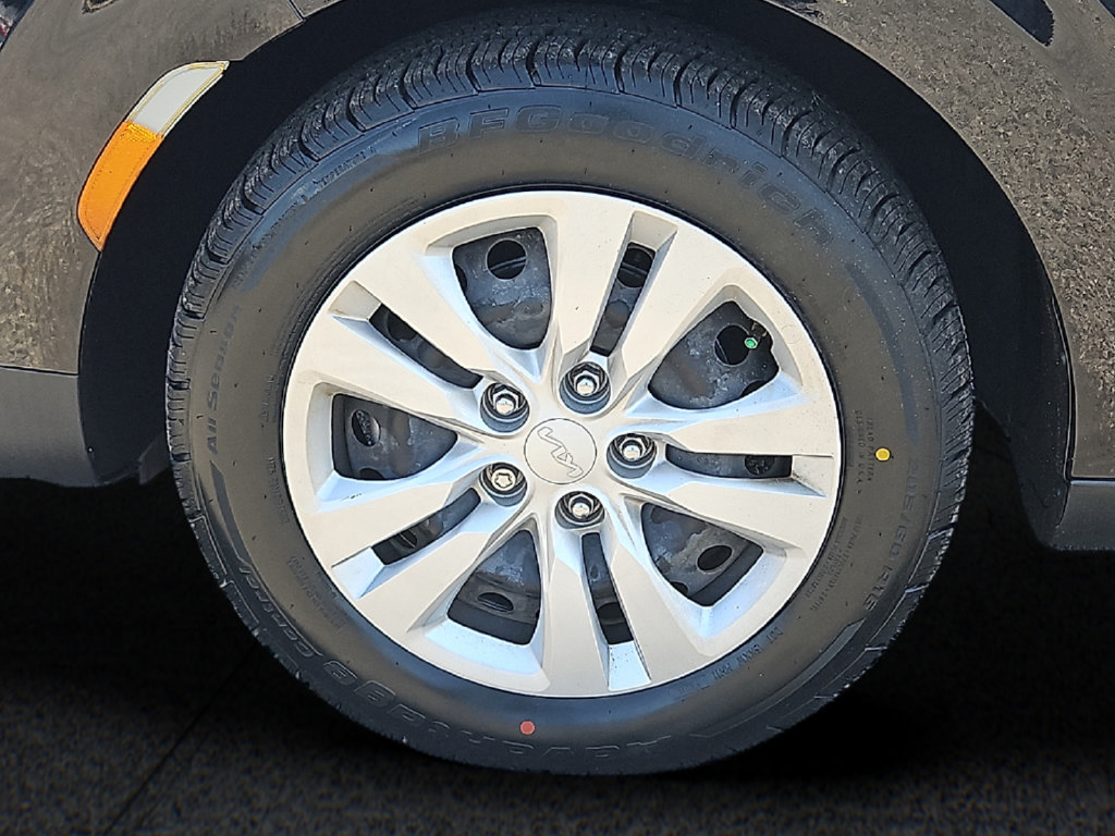 Used 2023 Kia Soul LX FWD image 9