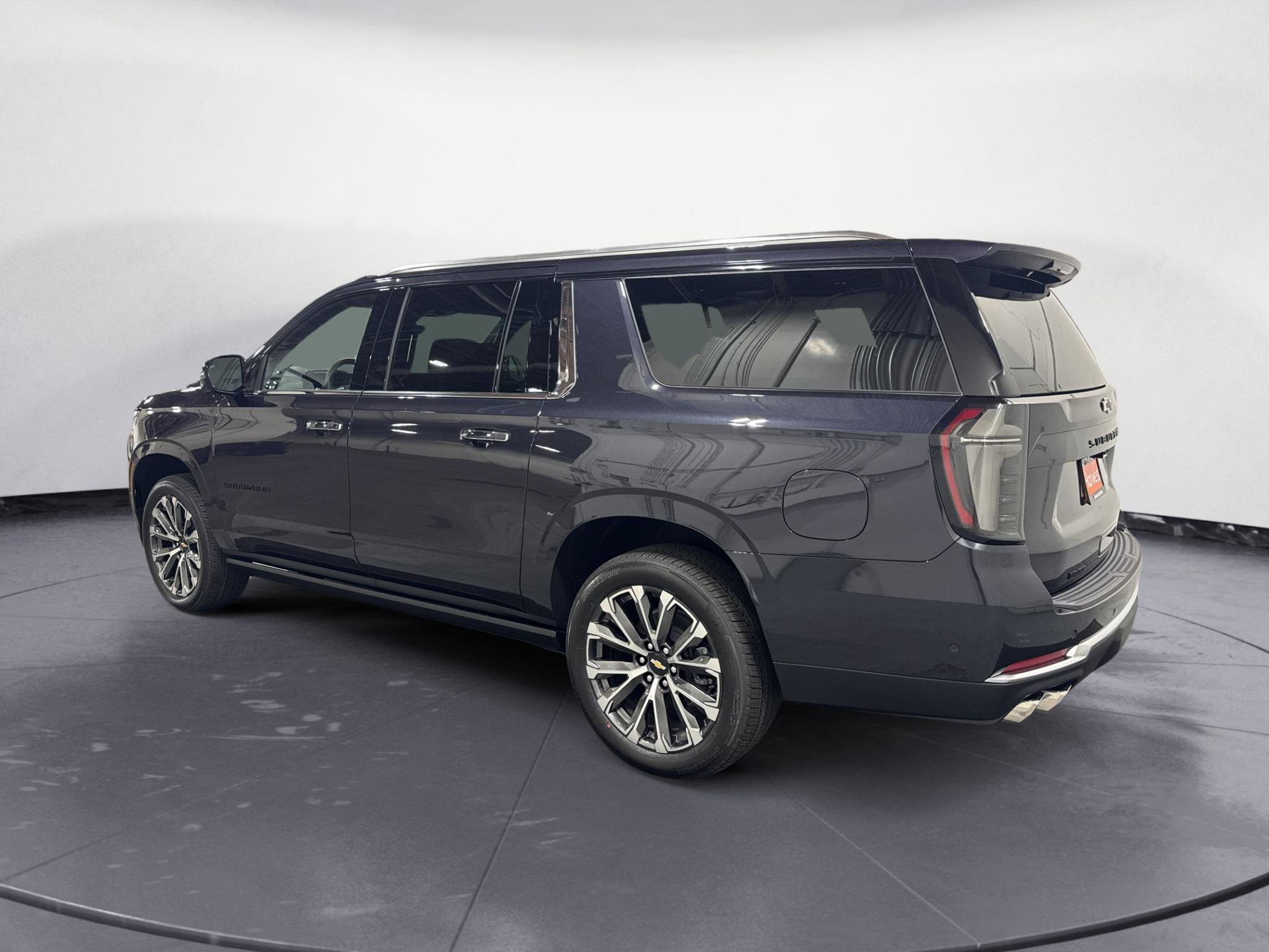 New 2027 Chevrolet Suburban High Country AWD/4WD image 5
