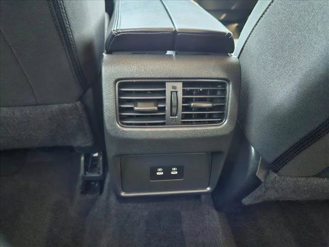 Used 2025 Nissan Rogue SV image 16