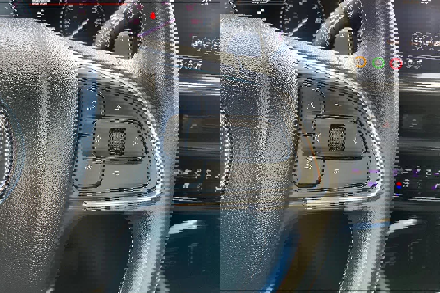 Used 2021 Buick Envision Essence w/ Technology Package I image 22