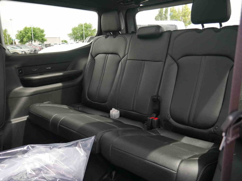 New 2026 Jeep Grand Wagoneer Limited AWD/4WD image 14