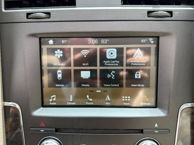 Used 2017 Lincoln Navigator Select AWD/4WD image 28