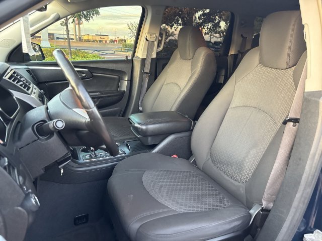 Used 2009 Chevrolet Traverse LT w/ California Edition Package FWD image 19