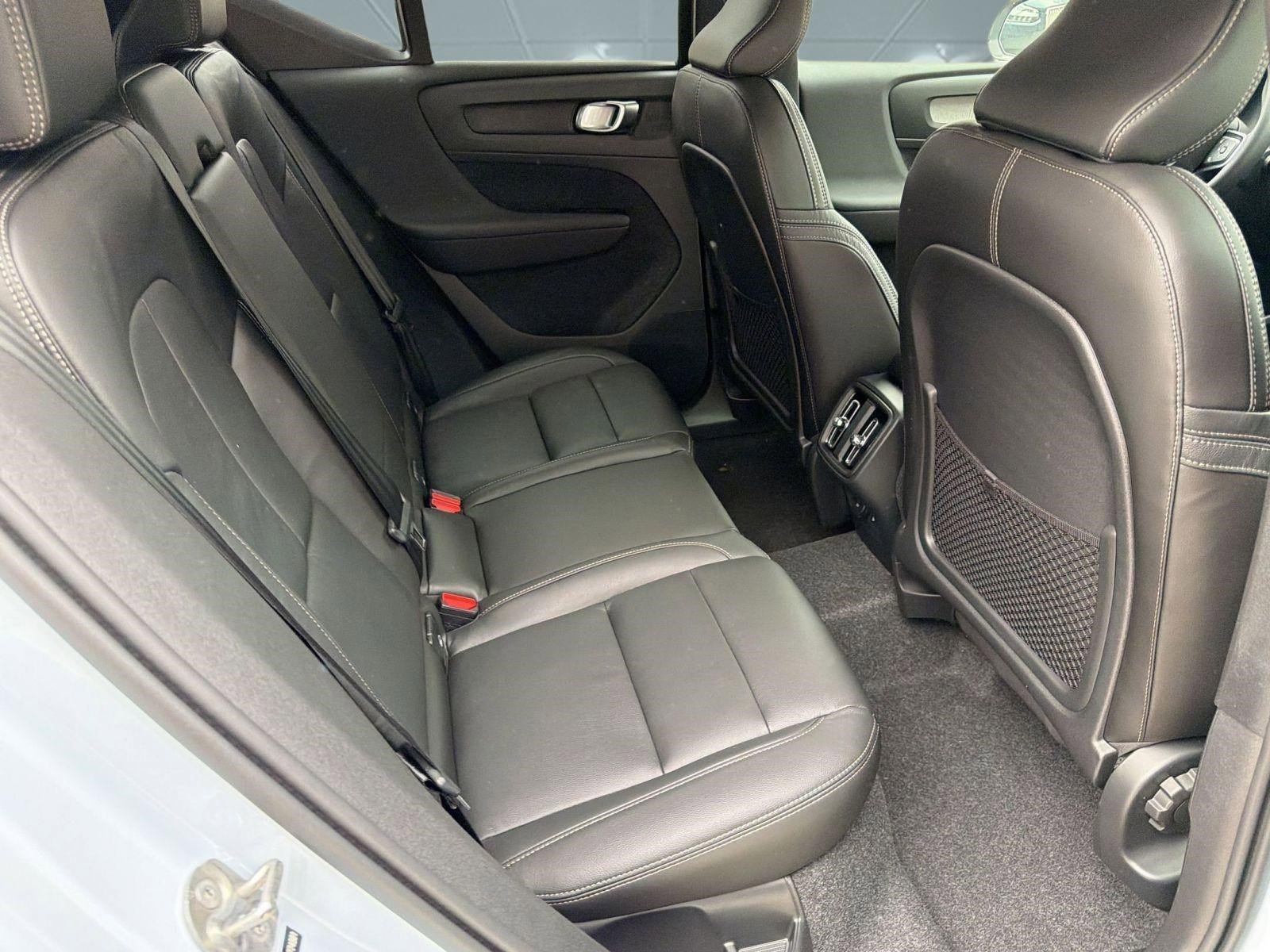 New 2026 Volvo XC40 B4 Core w/ Climate Package FWD image 28