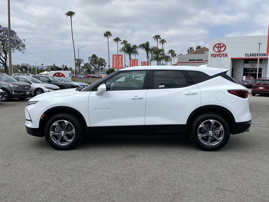 Used 2025 Chevrolet Blazer LT FWD image 40